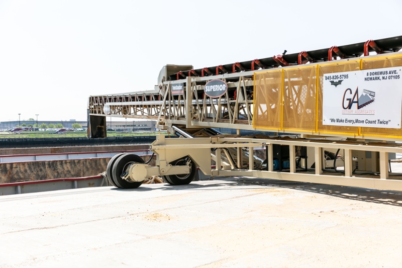 Gotham Aggregates_Newark NJ_TS Barge Loading_001-1
