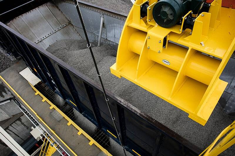 customer-story-scottys-contracting-rail-loading-by-superior-industries-2