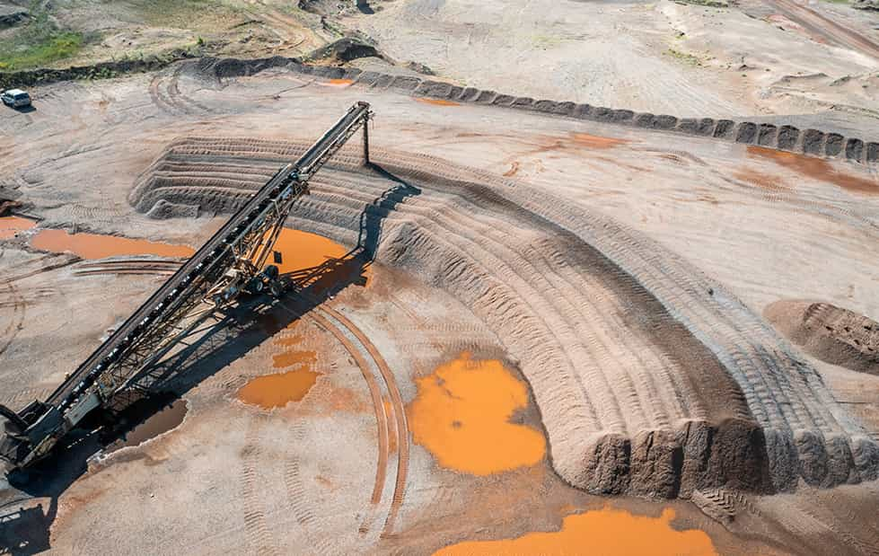 Telestacker Conveyor making stockpile - Lindberg and Sons