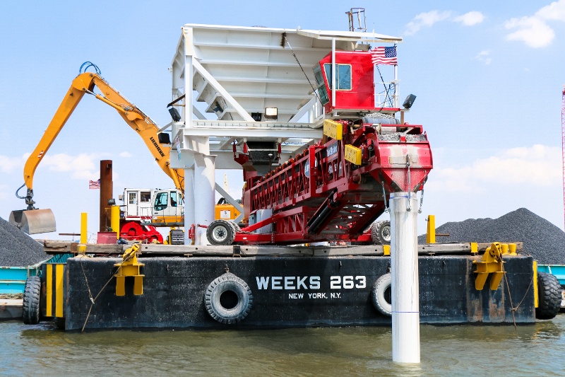 Weeks Marine - Jersey City,NJ (July 2014)_021-1